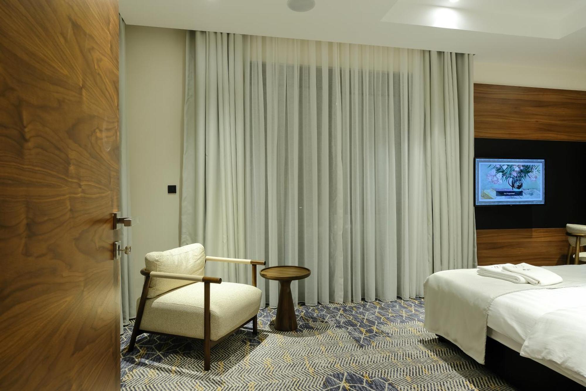 Hotel Vema Visoko Ngoại thất bức ảnh